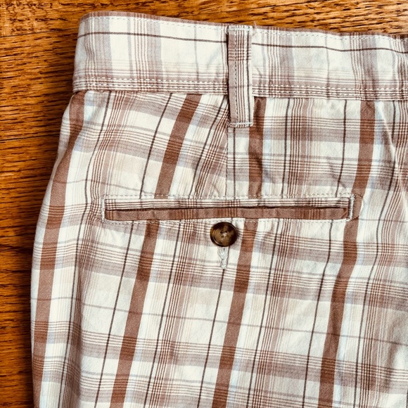 JOS A BANK PLAID SHORTS - Picture 3 of 6